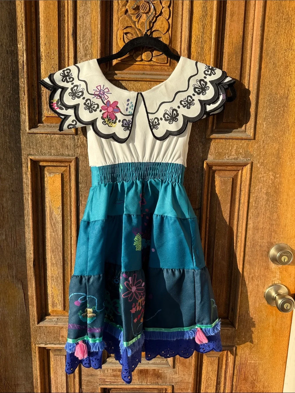 EUC Disneyland Mirabella Costume Girls Size 4 - Picture 2 of 5